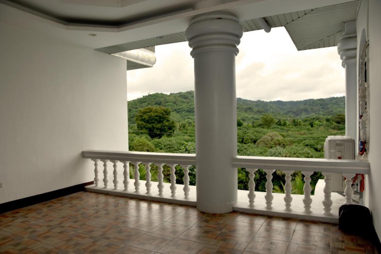 Isla De Oro Hotel Mamburao Dış mekan fotoğraf