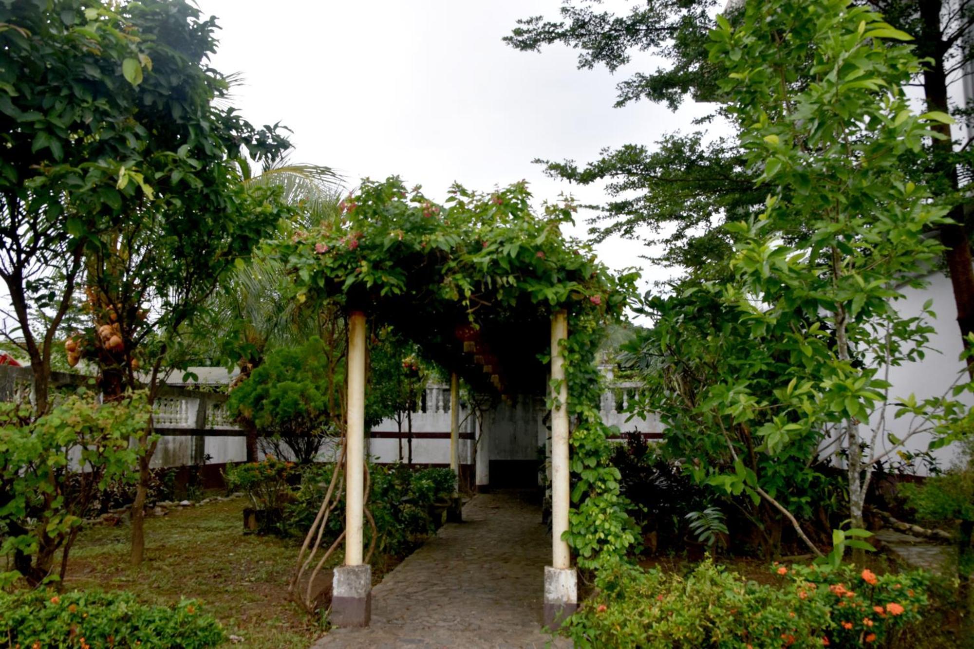 Isla De Oro Hotel Mamburao Dış mekan fotoğraf