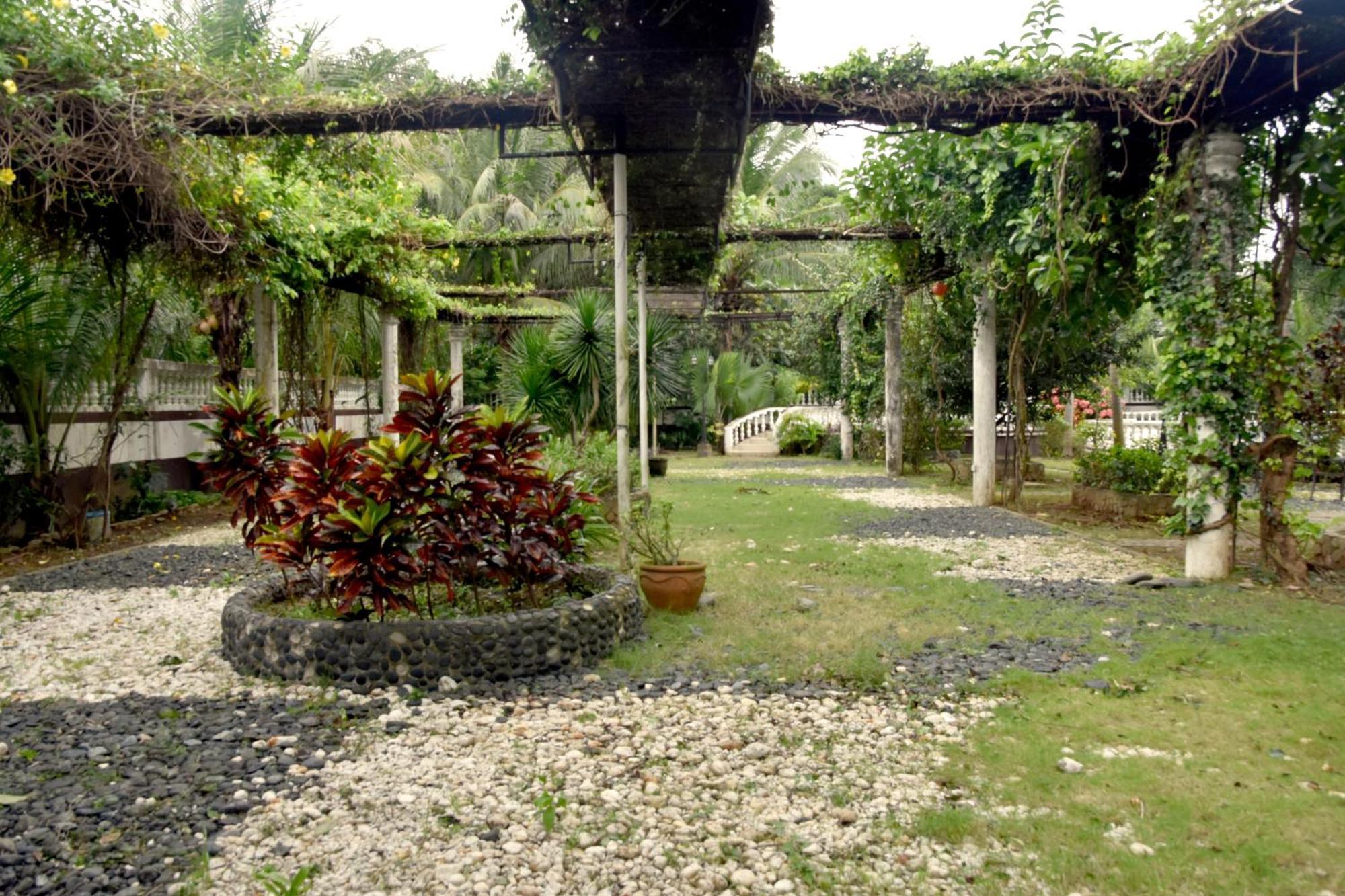 Isla De Oro Hotel Mamburao Dış mekan fotoğraf