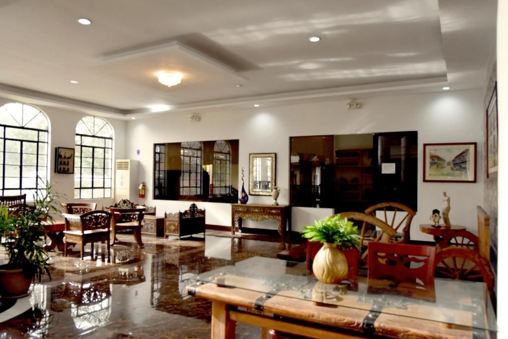 Isla De Oro Hotel Mamburao Dış mekan fotoğraf